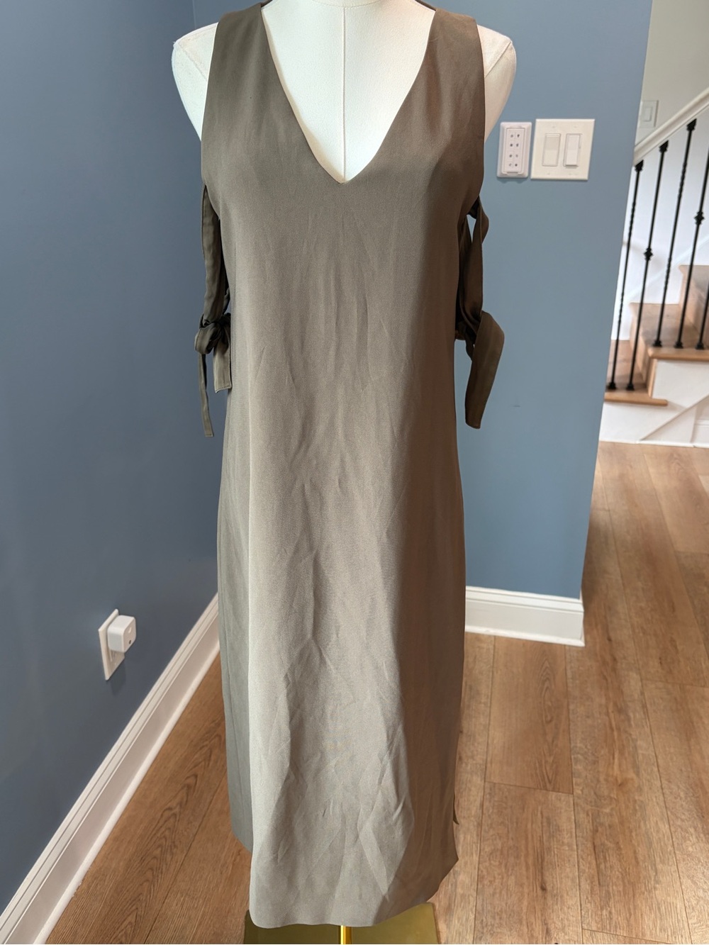 Theory Olive Green Cold Shoulder V-Neck Midi Dress Tie Sleeve Size 0